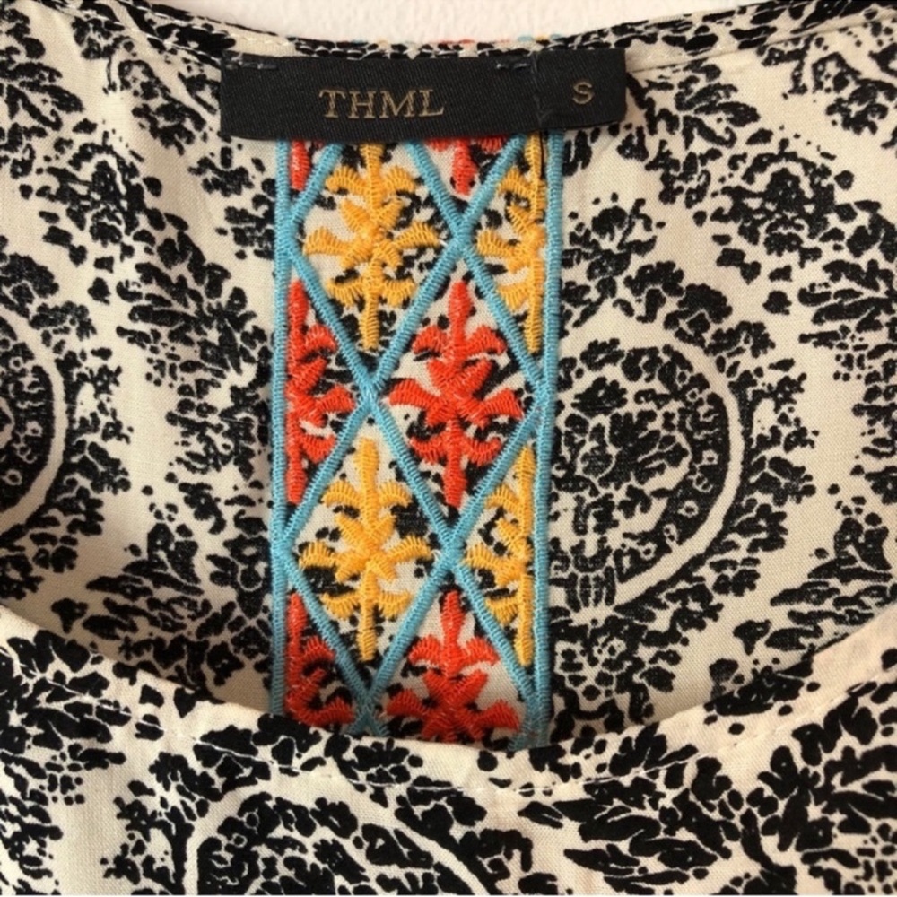 THML Embroidered Sleeveless Top NWT Women’s Size Small - Picture 4 of 9